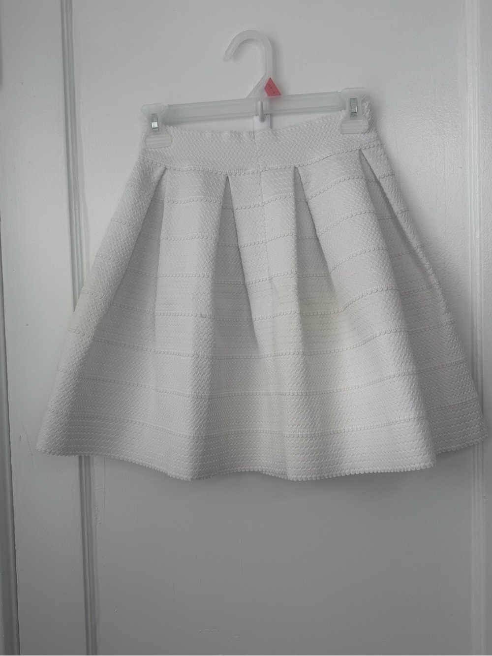 Express White Textured Pleated Skater Mini Skirt XS